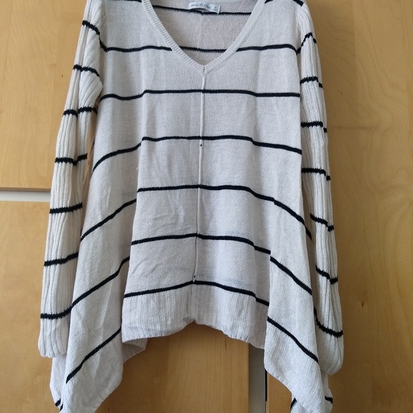 Abercrombie & Fitch Tops - Top Abercrombie & Fitch Tops - Top